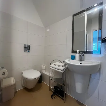 Slonecznego Wzgorza Bed & Breakfast 3*