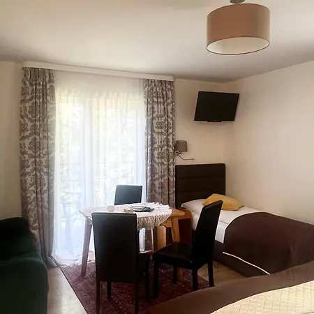 Slonecznego Wzgorza Bed & Breakfast 3*